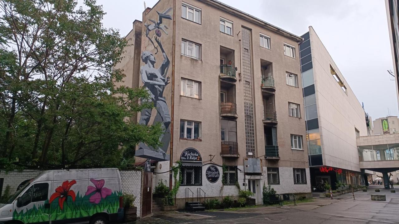 Stone Square Apartment Bratislava Bagian luar foto