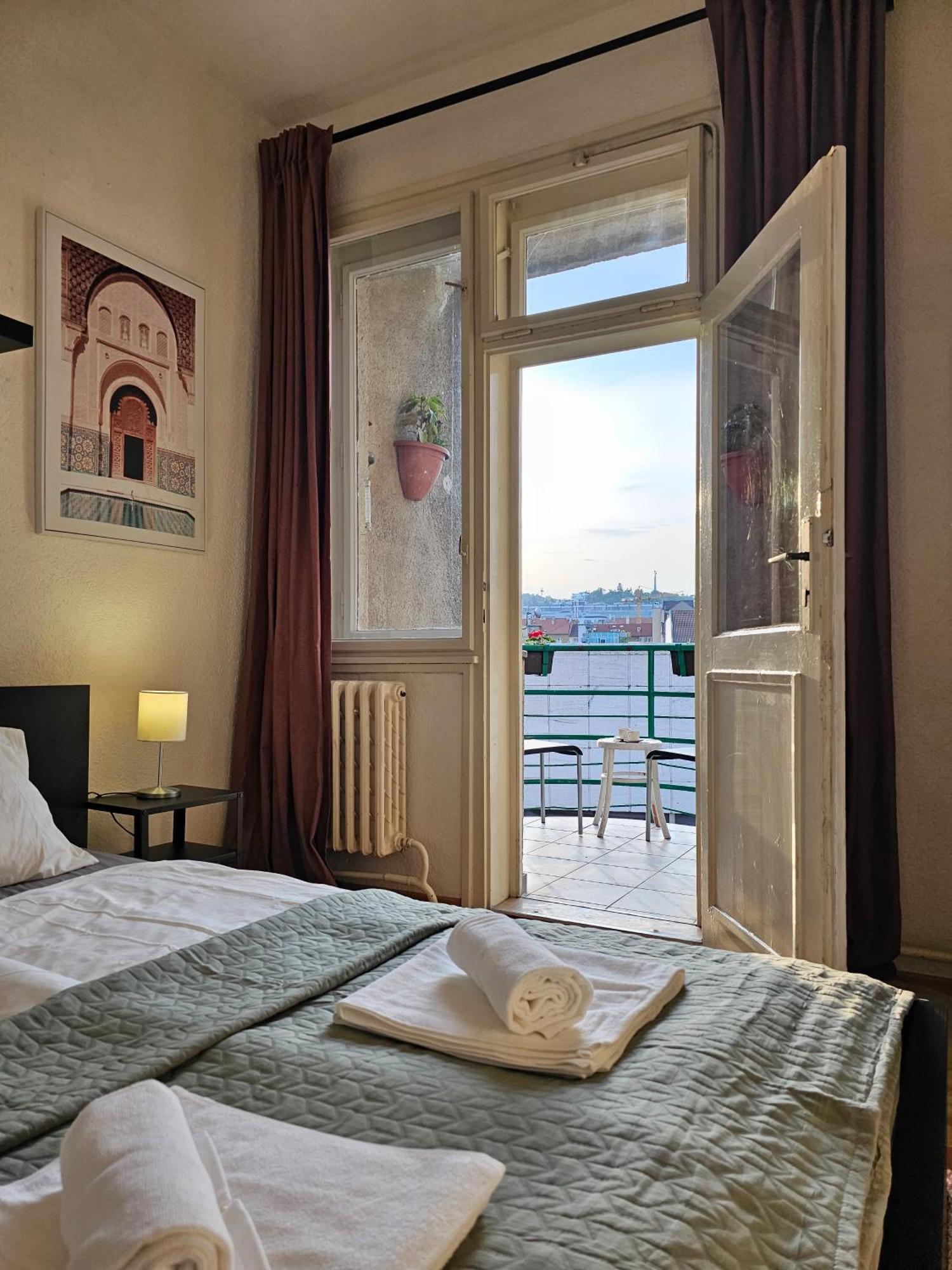 Stone Square Apartment Bratislava Bagian luar foto